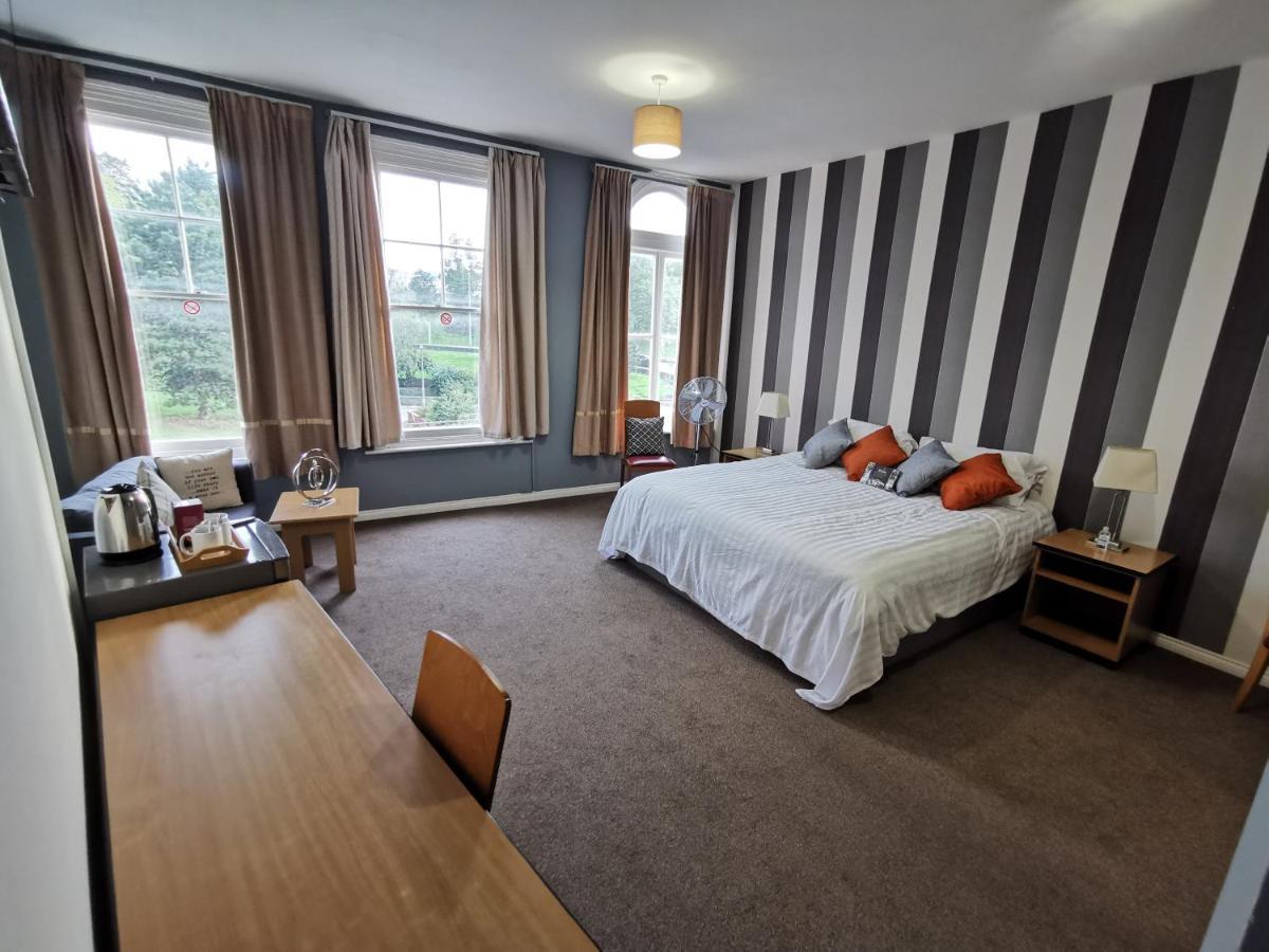 Hotel Aspire 860 à Colchester Extérieur photo