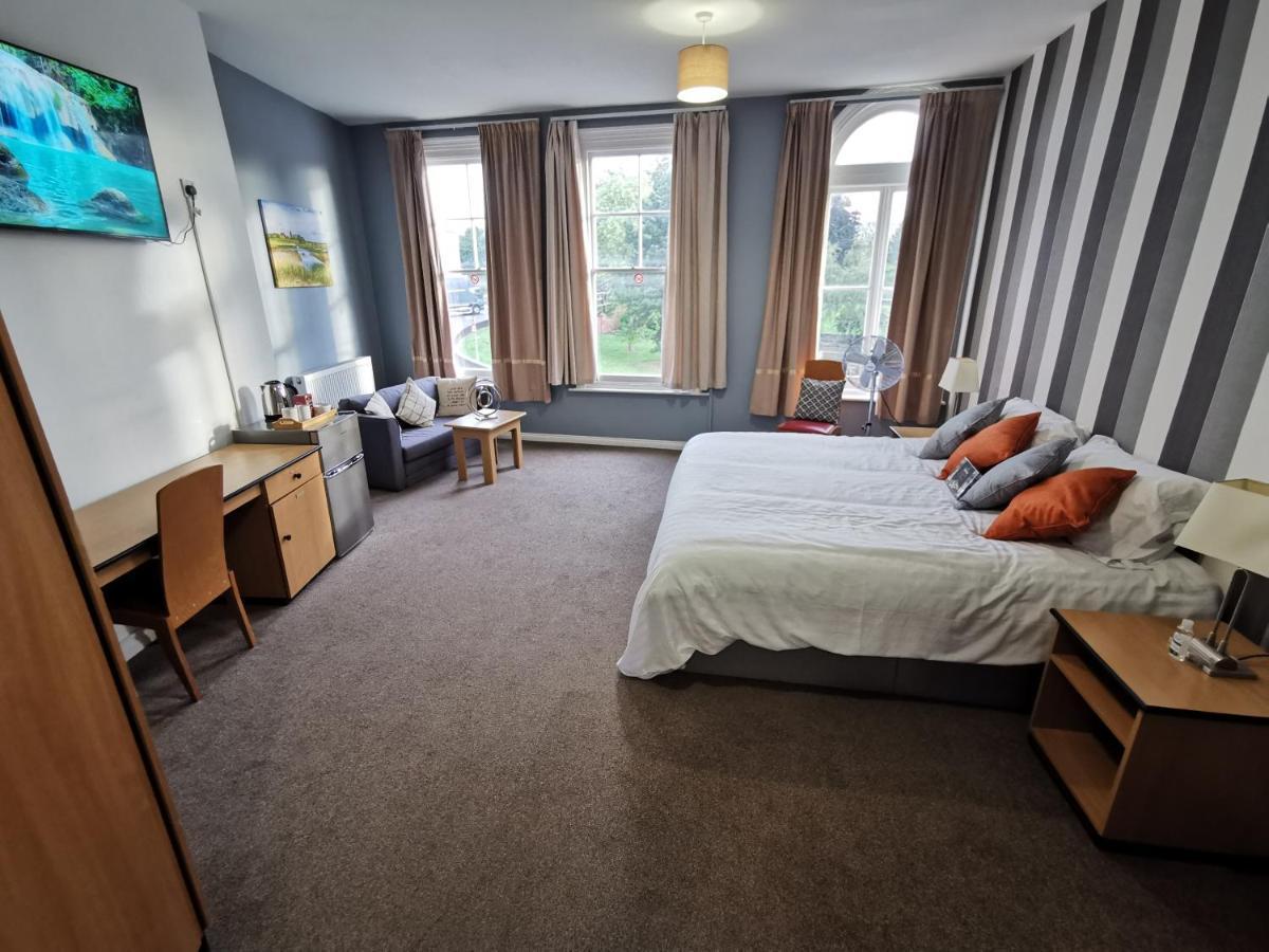 Hotel Aspire 860 à Colchester Extérieur photo