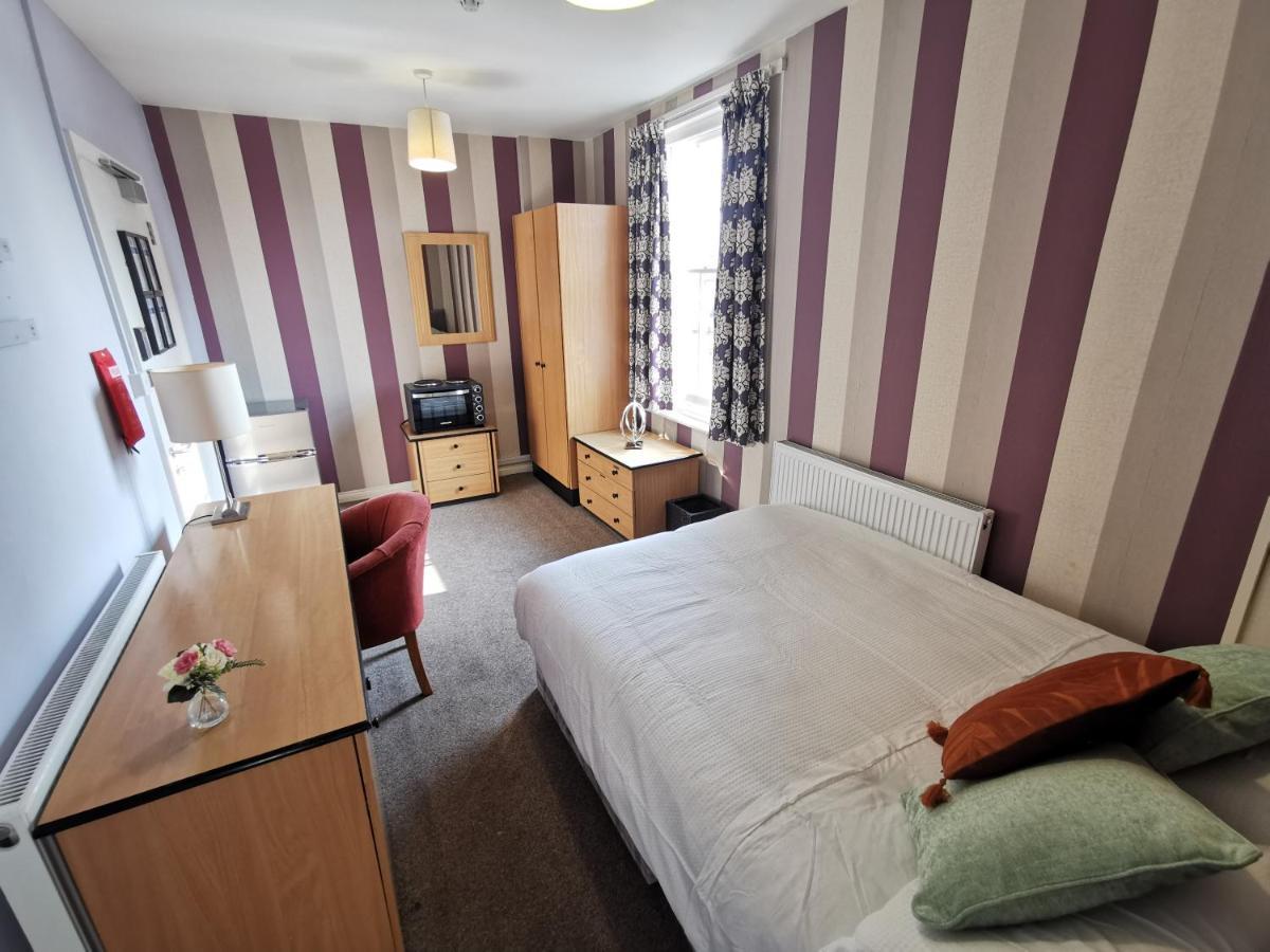 Hotel Aspire 860 à Colchester Extérieur photo